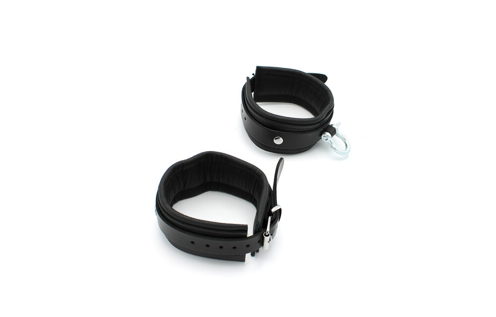 Bdsm Leren Enkelboeien Met Metalen Beugel | Kiotos Leather
