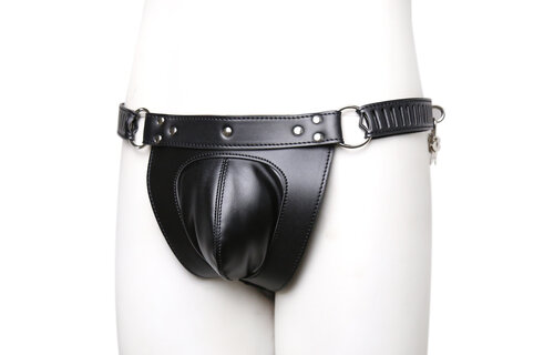 Leder-Keuschheitshose mit 3 Vorhängeschlössern – sicher und bequem