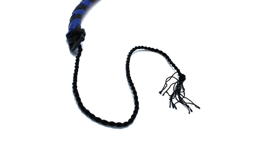 Lederpeitsche schwarz & blau 90 cm – Stilvoll & langlebig