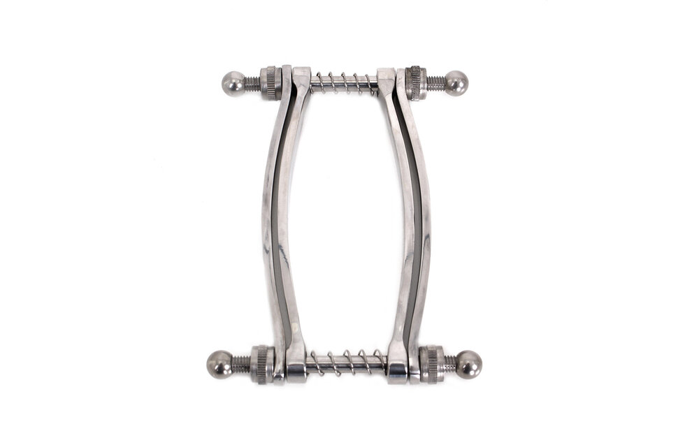 Pussy Spreader RVS met Veer – Precisie & Comfort Kiotos Steel