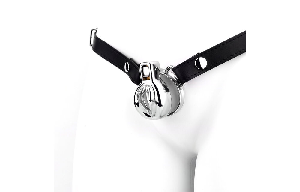 Ultra-Short Vulva Chastity Device With Adjustable PU Strap