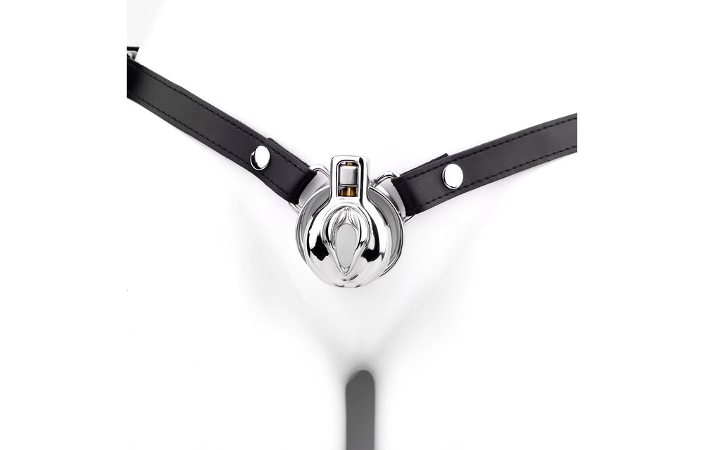 Ultra-Short Vulva Chastity Device With Adjustable PU Strap