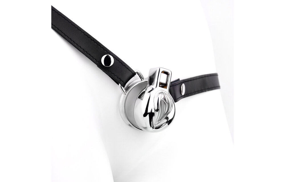 Ultra-Short Vulva Chastity Device With Adjustable PU Strap