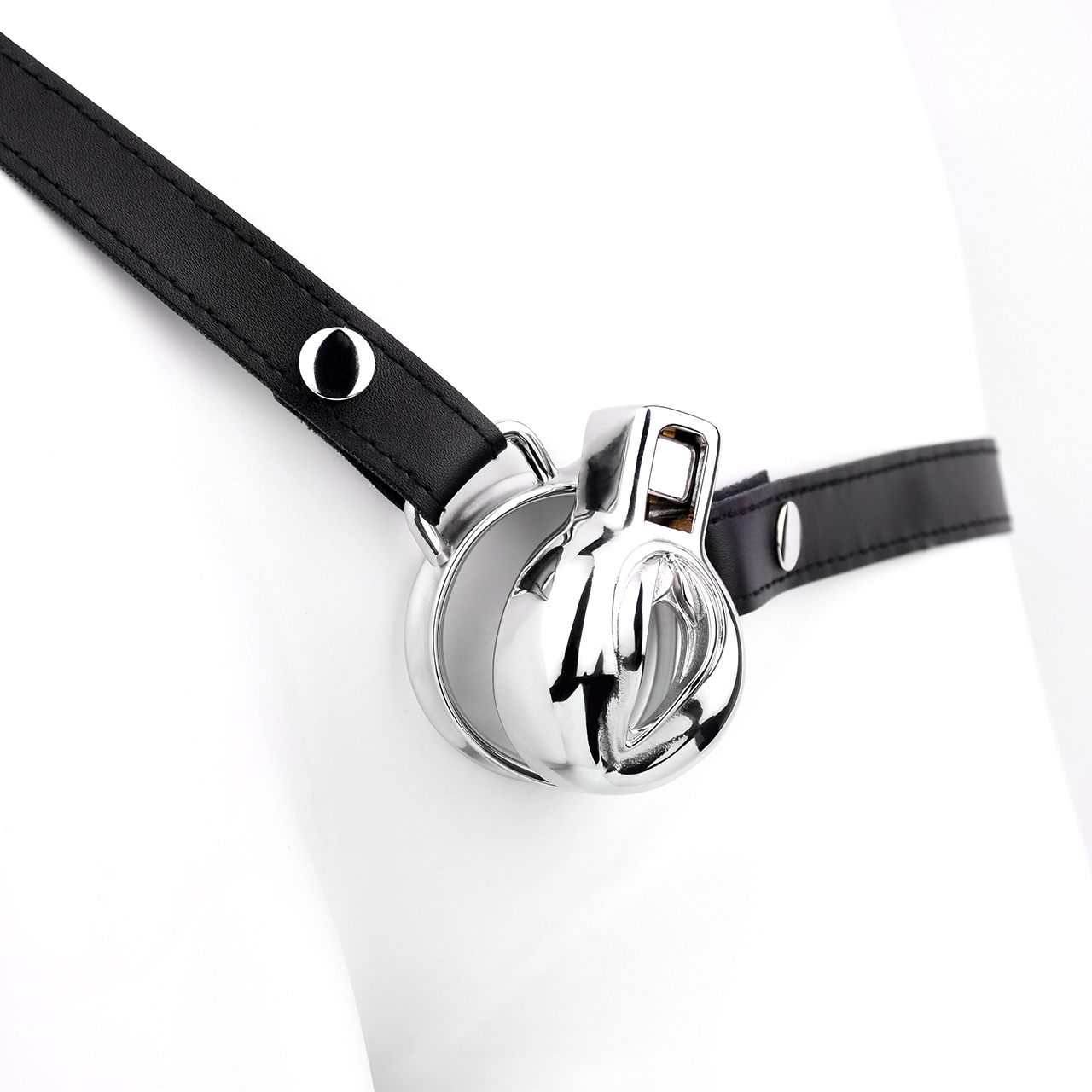 Ultra-Short Vulva Chastity Device With Adjustable PU Strap