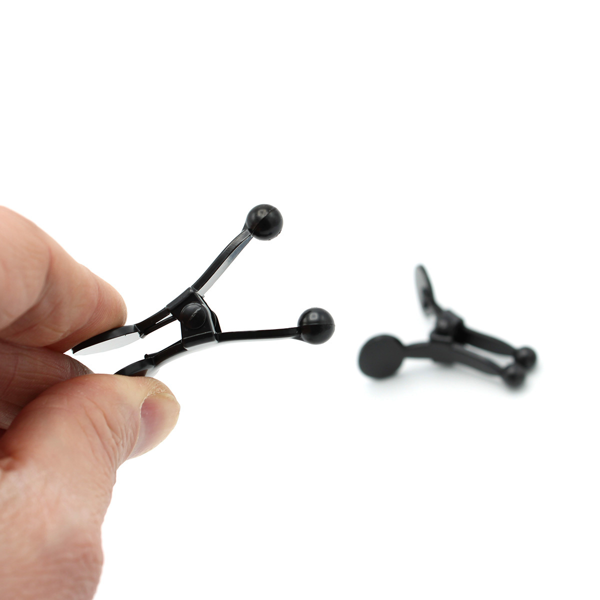 Tepelklemmen Mat Zwart met Balpunten – Stijlvol & Intens Genot