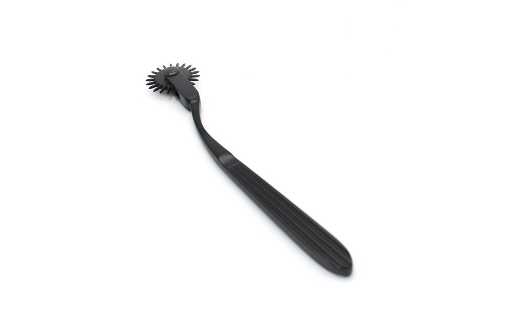 Einzelnes klassisches Pinwheel Mattschwarz – Geheimnis & Eleganz 18 cm