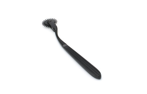 Single Classic Pinwheel Matt Black – Mystery & Elegance 18 cm