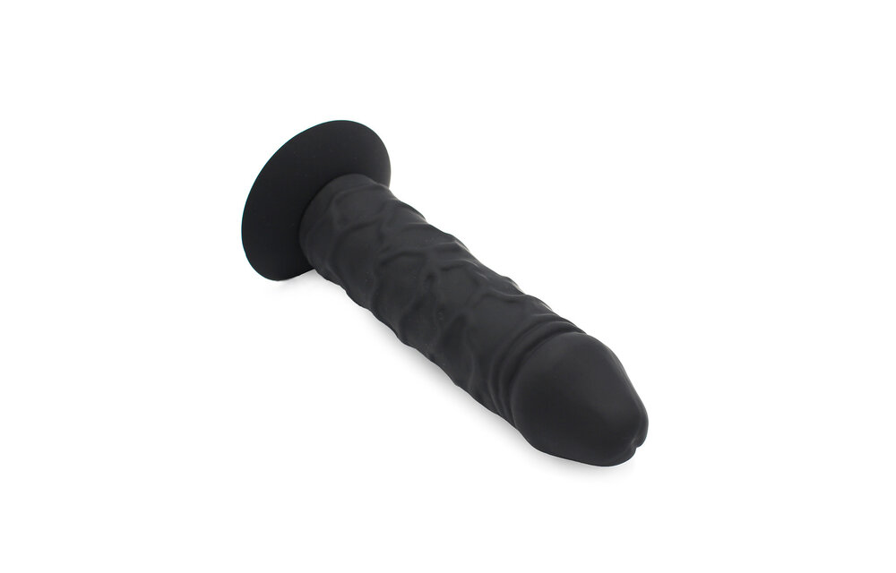 Silicone Suction Dildo 18 cm – Soft & Strong Suction Cup Kiotos X