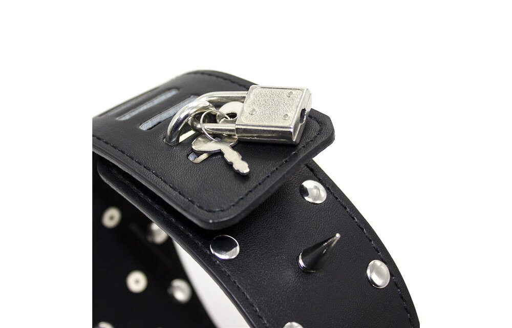 Lederhalsband mit Spikes & Kette – Dominanz & Kontrolle