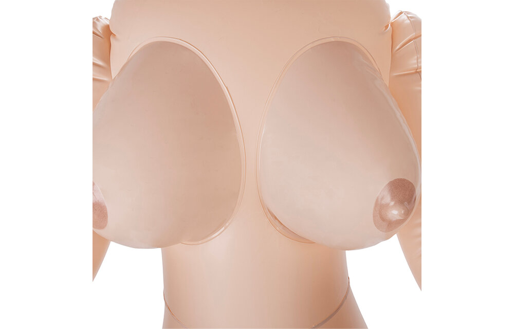 Hussy 08SFA Opblaaspop | Compact, Zelfverzekerd & Met Grote Borsten