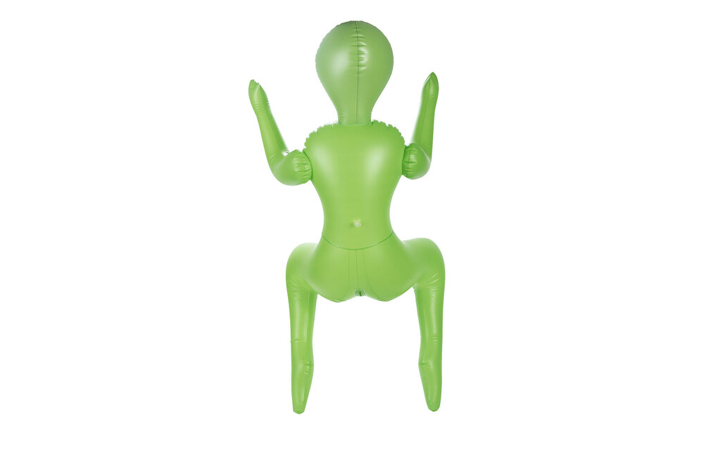 To Infinity 41SFA – Grüne PVC-Skulptur mit dynamischer Pose