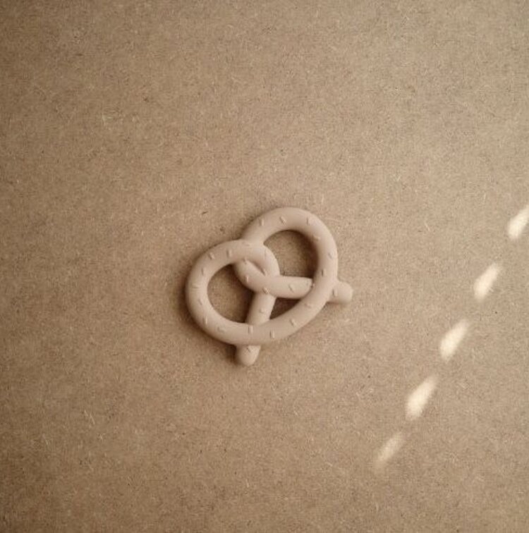 Mushie Mushie | Bijtspeeltje pretzel
