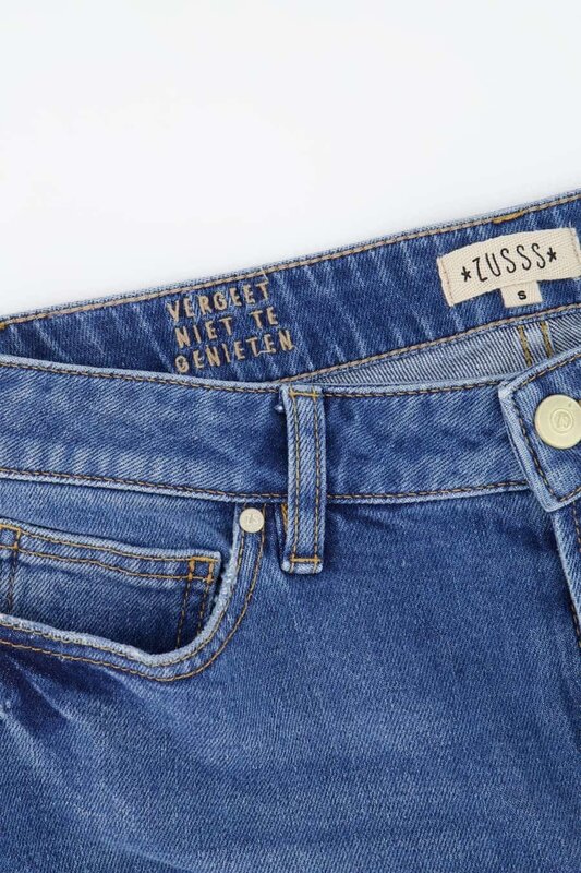 Zusss Zusss | Trendy mom jeans midden blauw