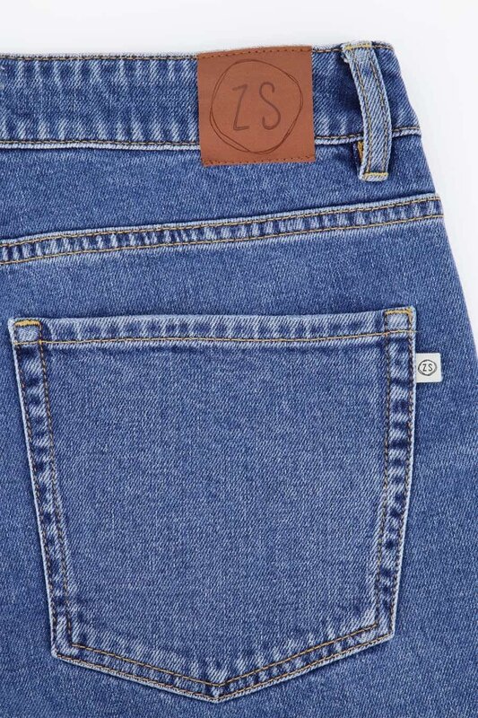 Zusss Zusss | Trendy mom jeans midden blauw