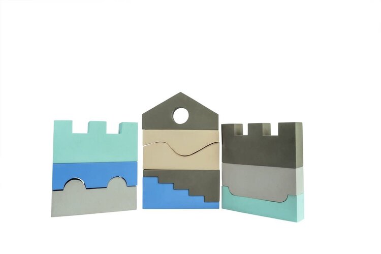 Moes Moes | Puzzle blocks sky