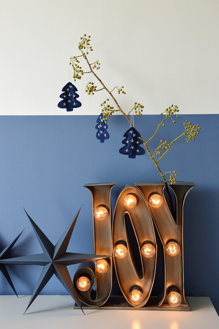 Delight Department DD | Papieren ster donker blauw 30cm