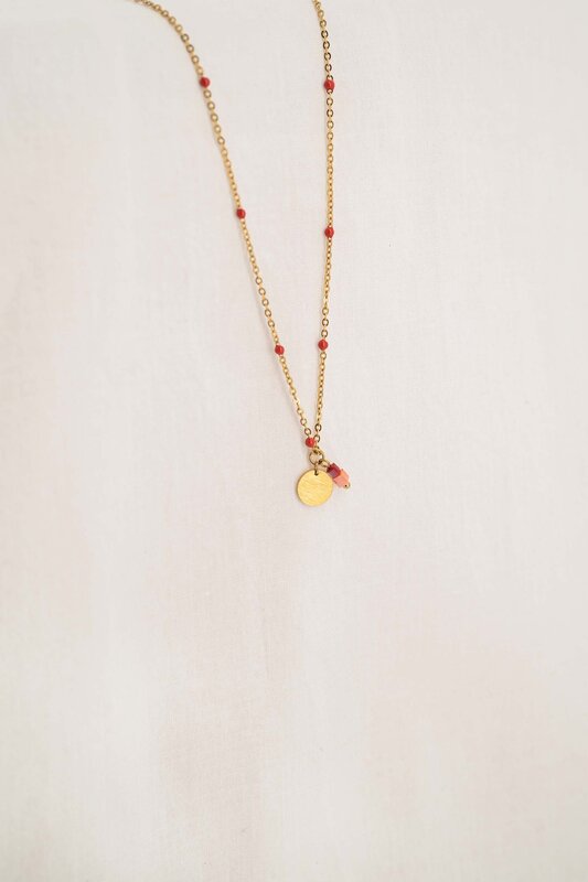 Zusss Zusss | Ketting met bedel en kraaltjes koraalroze/goud