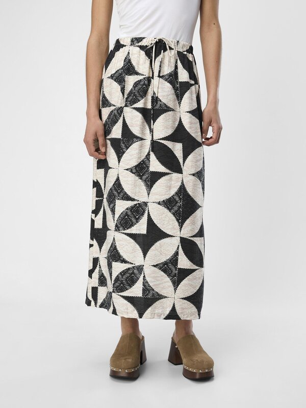 Object Object | Rok Betina black / white