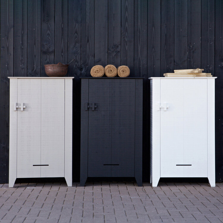 WOOOD. Woood | Boerenkast Gijs bezaagd grenen zwart