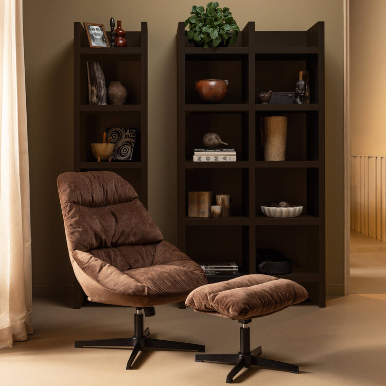 WOOOD. Woood | Yaro draaibare fauteuil met hocker espresso