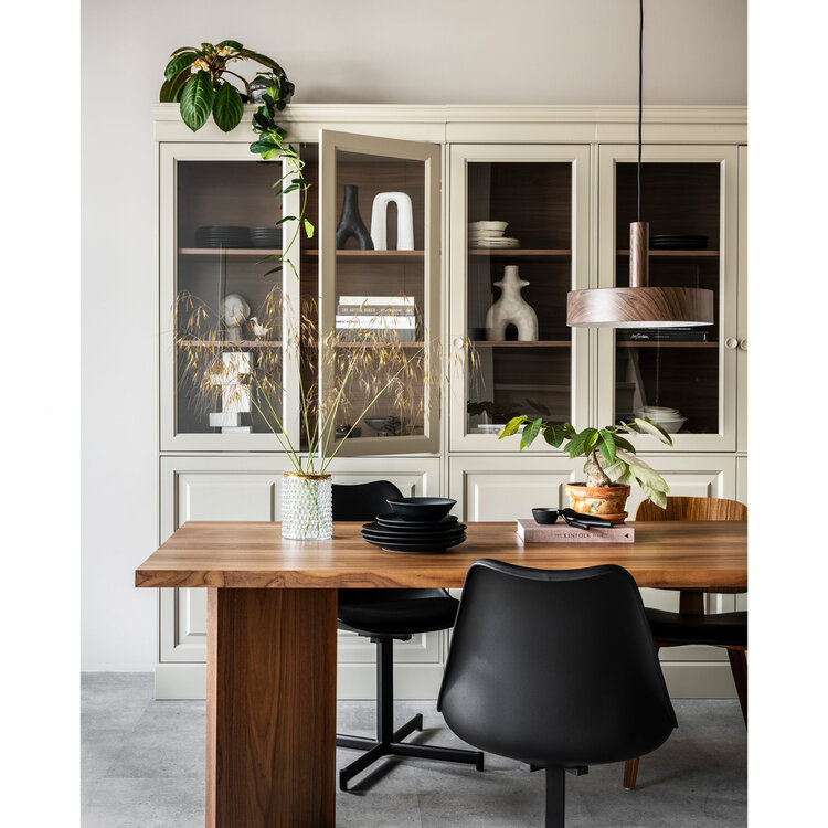 vtwonen vtwonen | Vitrinekast chow 4-drs grenen dakargrau