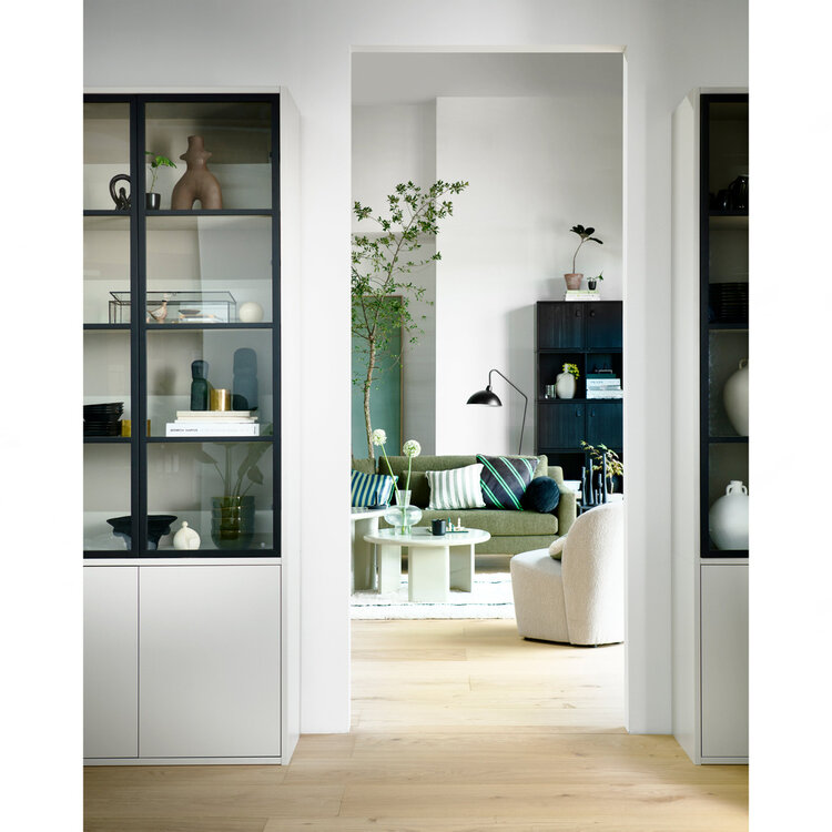 vtwonen vtwonen | Vitrinekast basic 4-drs grenen mist