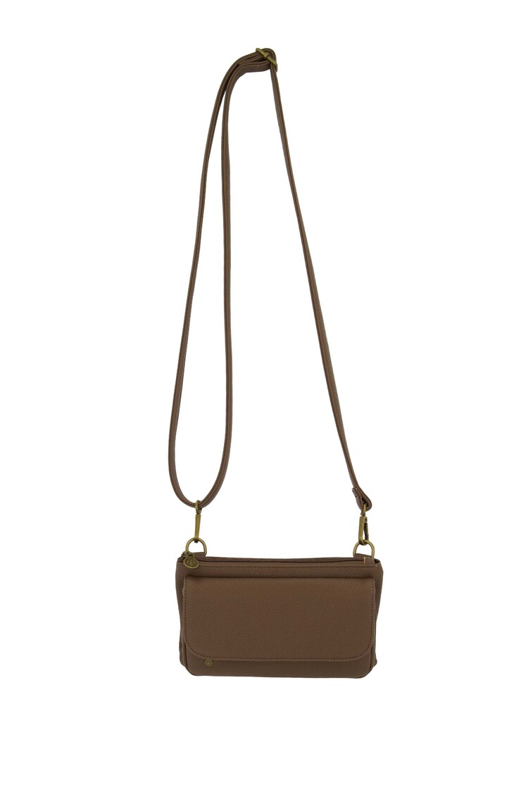 Zusss Zusss | Schoudertasje met flap en kwastjes mid brown