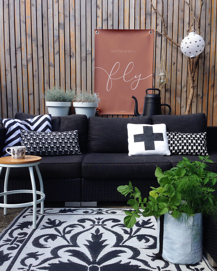 Villa Madelief VM | Tuinposter don't be afraid bruin