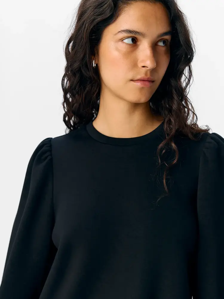 Object Object | Trui Andrea zwart