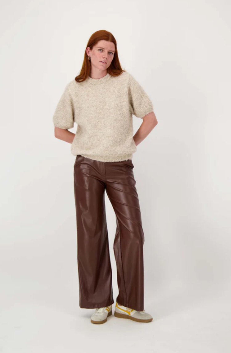 Zusss Zusss | Boucle trui met ronde hals beige