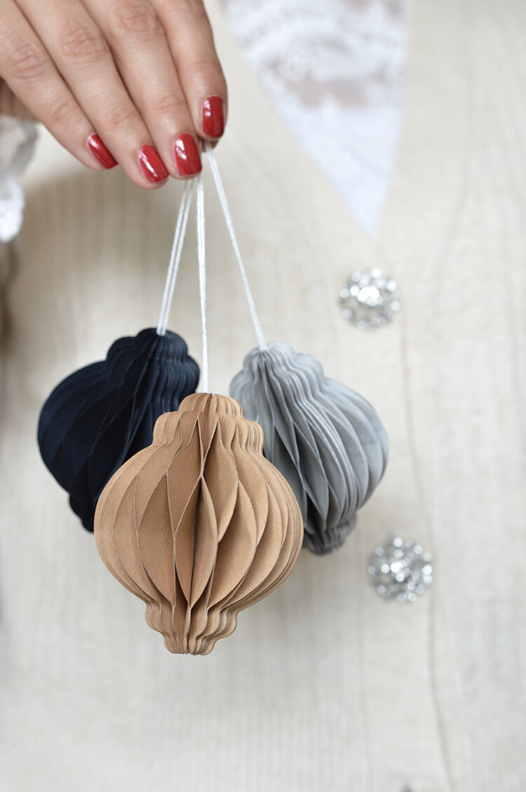 Delight Department Delight Department | Papieren ornament grijs 8cm