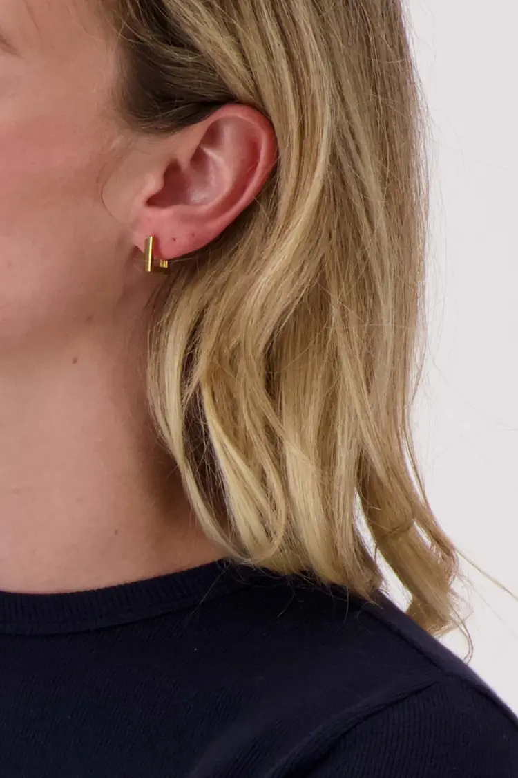 Zusss Zusss | Oorbellen vierkant goud