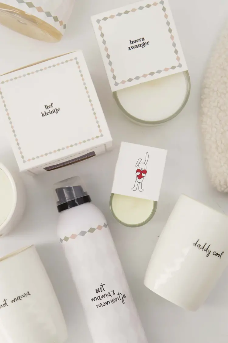 Zusss Zusss | Geurkaarsje in wikkel lief kleintje wit/rood