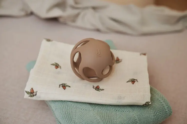 Jollein Jollein | Bijtring bal siliconen 10cm biscuit