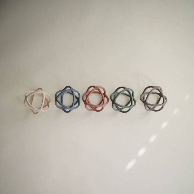 Mushie Mushie | Bijtspeeltje bal oud roze