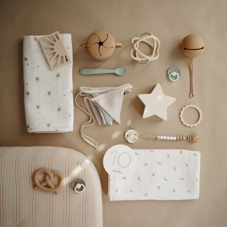 Mushie Mushie | Bijtspeeltje pretzel