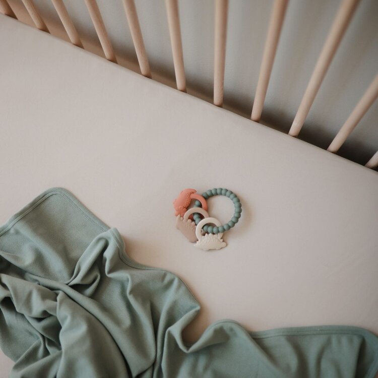 Mushie Mushie | Bijtring dino groen