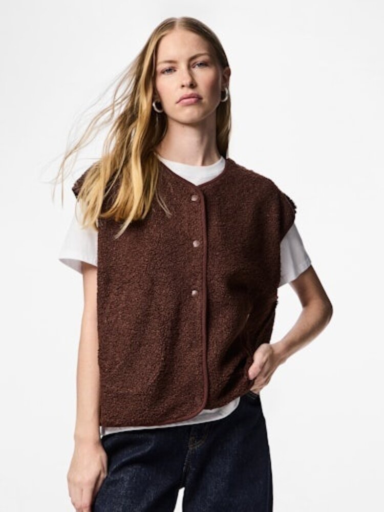 Pieces Pieces | Teddy gilet Katty Chicory coffee