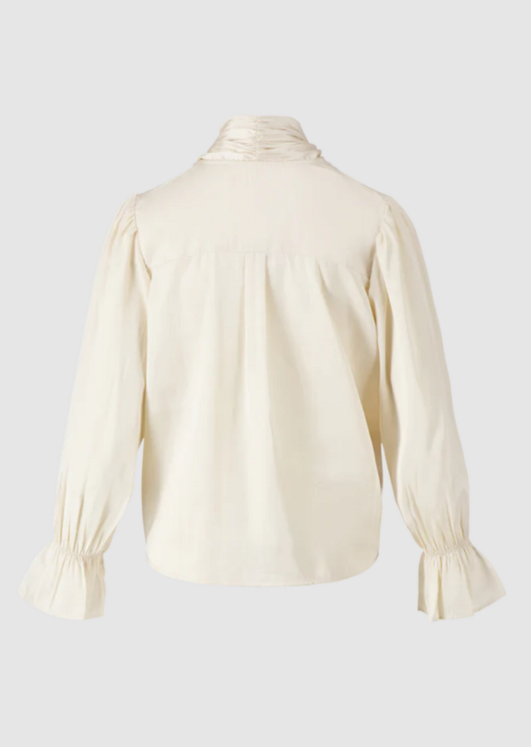 Zusss Zusss | Satijnen top met strik beige