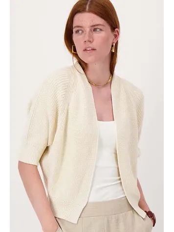 Zusss Zusss | Vest met vleermuis mouwen met hart broche