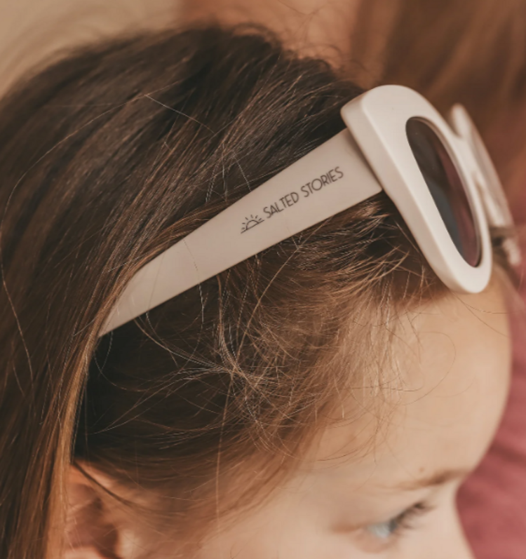 Salted Stories Salted Stories | Zonnebril Cat Eye White Swan