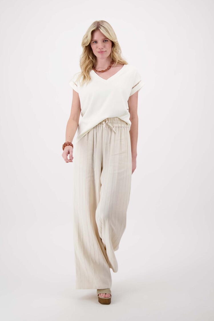 Zusss Zusss | T-shirt met opengewerkt detail off white