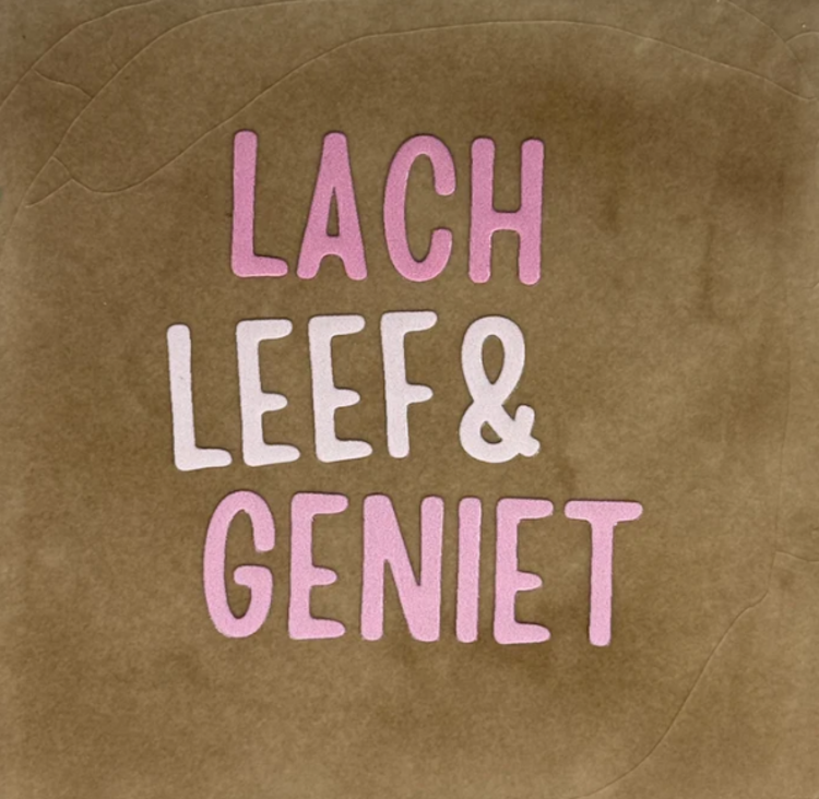 Yett Yett | Tegeltje lach leef & geniet taupe