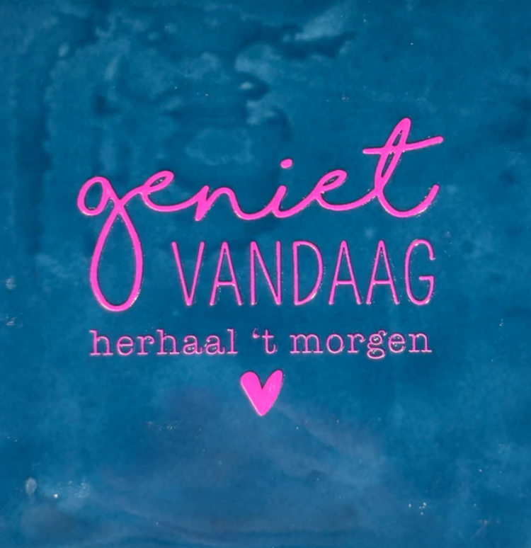 Yett Yett | Tegeltje geniet vandaag donkerblauw