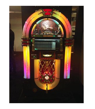 Ricatech Elvis Presley LE 60-jarig Jubileum RnR jukebox (zwart)