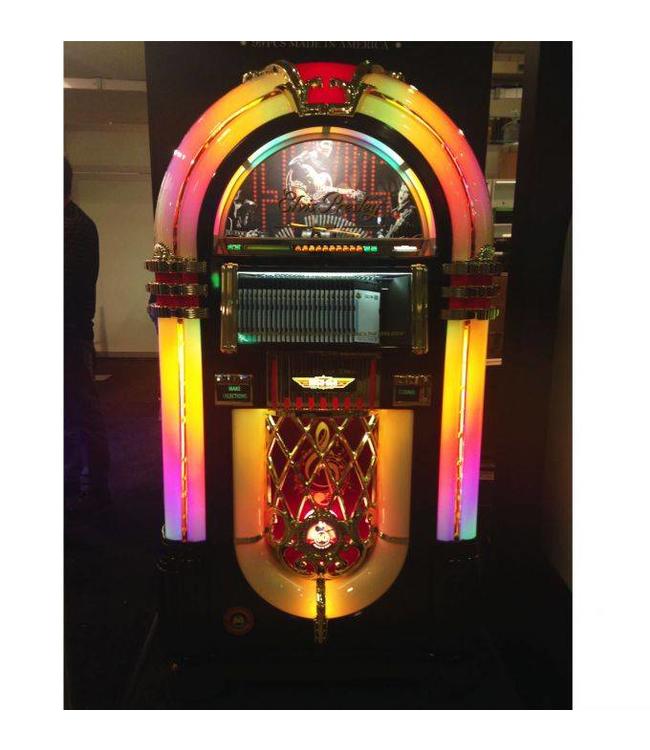 Ricatech Elvis Presley LE 60-jarig Jubileum RnR jukebox (zwart)