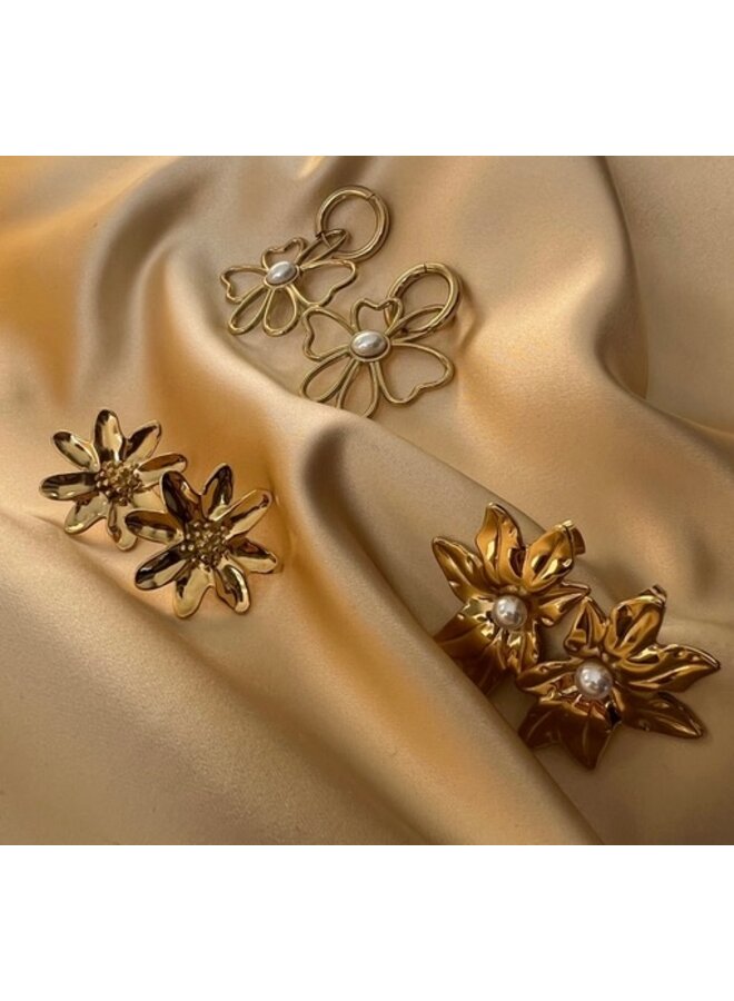 Earrings - Flower Pearl