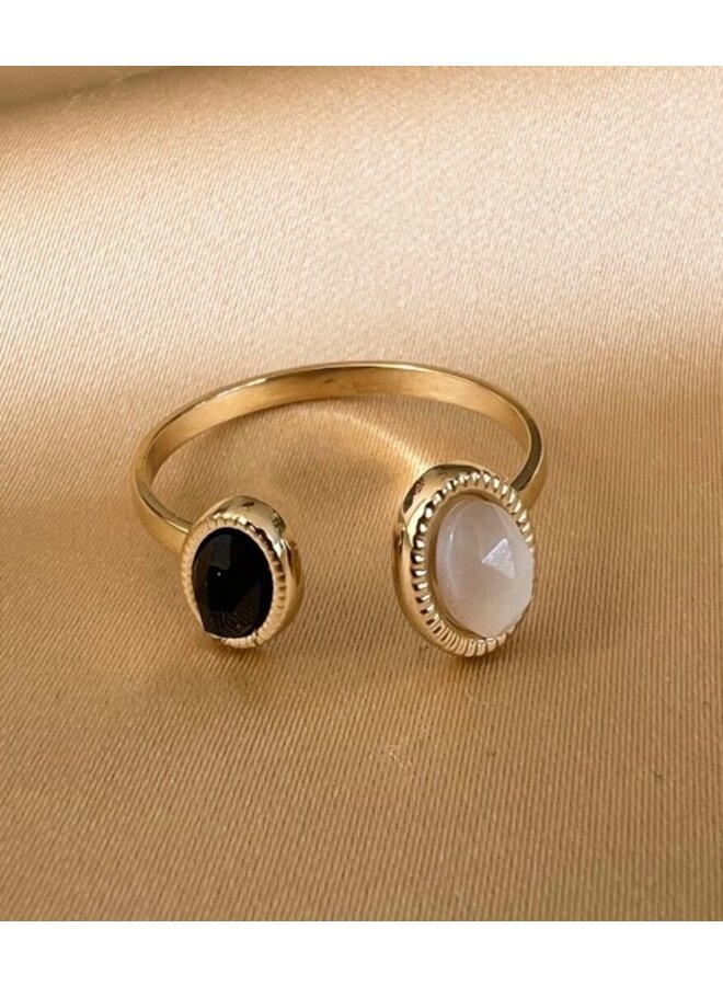 Ring - Ixy Pearl and Onyx