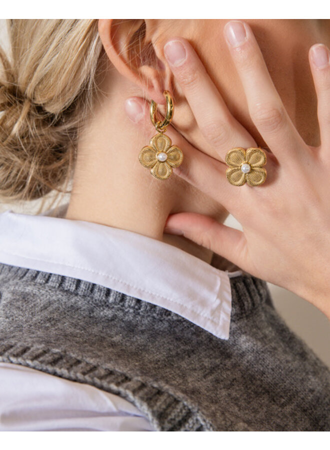 Ring - Flower With Pearl