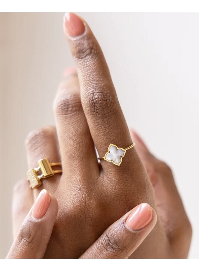 Ring - Clover Parelmoer